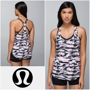LULULEMON 4 Water Bound Singlet Tank Wamo Camo Barely Pink Size 4